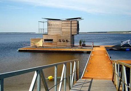 Schwimmendes Haus am Partwitzer See