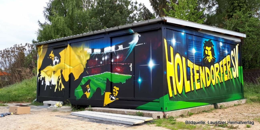 Tobias Striegler hat den Container der Holtendorfer Spielvereinigung gestaltet