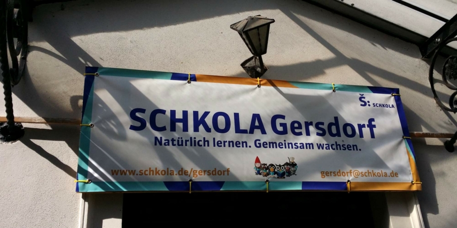 Markersdorf wächst auch als Bildungsstandort. Gehen die Pläne auf, soll die SCHKOLA in Gersdorf, einer der sieben Markersdorfer Ortschaften, bis zum Fachabitur führen. Dank Bahnanschluss ist die neue Schule für Kinder von Görlitz bis Löbau interessant.