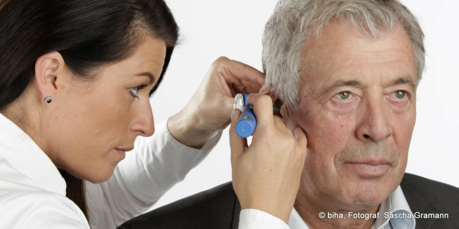 Bei der Otoskopie werden der äußere Gehörgang und das Trommelfell inspiziert