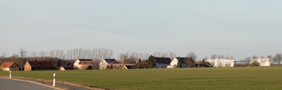 Markersdorf, das ist neben ländlichem Wohnen auch starke Wirtschaft; rechts im Bild die Schöpstal Maschinenbau GmbH