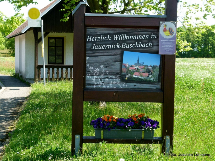 So begrüßt Jauernick-Buschbach seine Besucher und Gäste