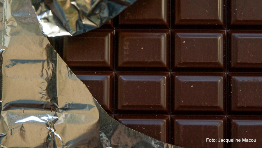 Schokolade ist ein Symbol für Genuss, aber auch für Hilfe, wie sie Deutschland etwa aus den Care-Paketen kennt