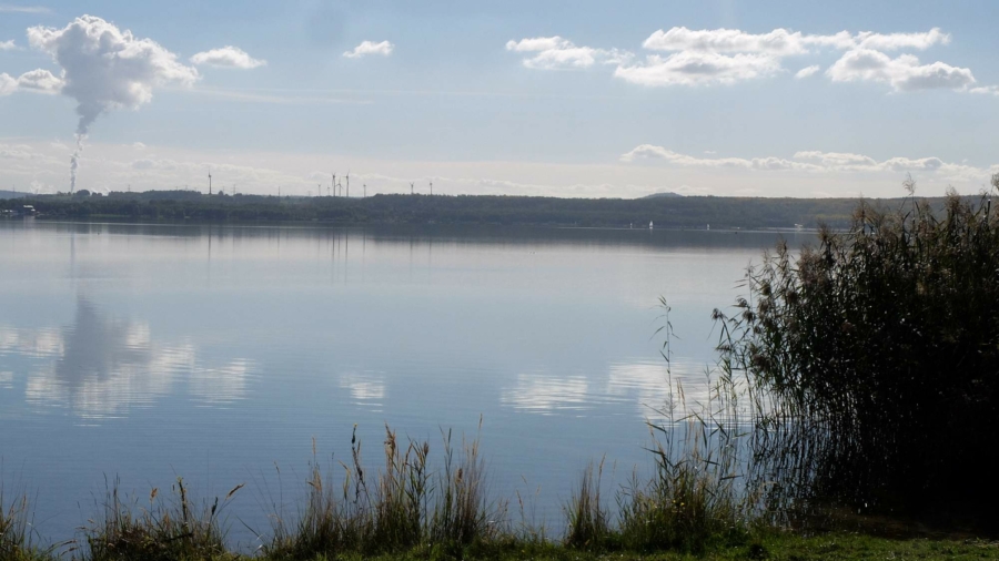 Der Berzdorfer See, ein ehemaliger Tagebau, ist bereits jetzt ein beliebtes Naherholungsgebiet