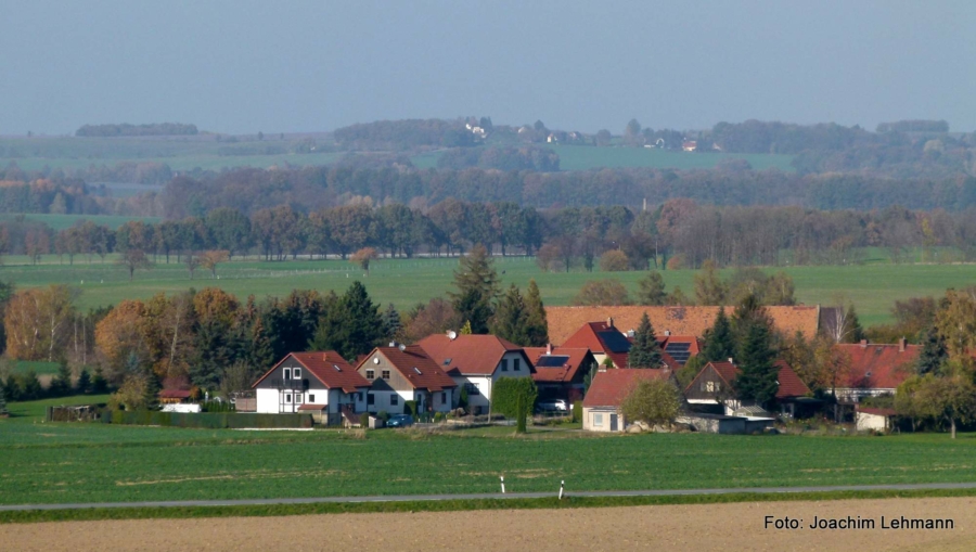 Blick über einen Teil der Markersdorfer Ortschaft Pfaffendorf – eine Empfehlung für einen naturnahen Urlaub nahe der historischen Stadt Görlitz
