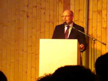 Bürgermeister<br />Rainer Schäuffele”/></a><br /><figcaption>Bürgermeister<br />Rainer Schäuffele</figcaption>In ihren Grußworten hoben die Gäste die gute Zusammenarbeit mit den Markersdorfern hervor.</p>
<div class='code-block code-block-1' style='margin: 8px 0; clear: both;'>
<div class=
