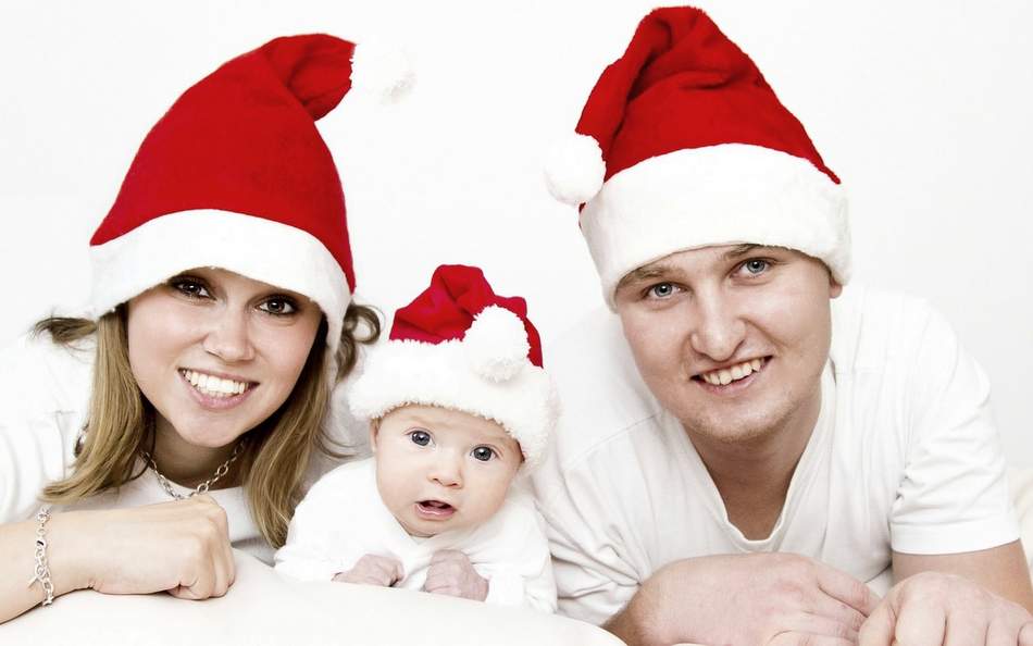 Junge Familien, wie sie immer wieder gern nach Markersdorf und seine Ortsteile ziehen, nehmen Weihnachten oftmals eher lustig. Aber verzichten darauf würde wohl niemand.